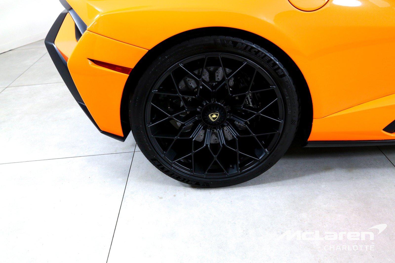 Used 2022 Lamborghini Huracan STO RWD image 22