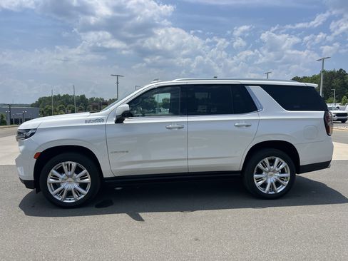 Used 2021 Chevrolet Tahoe High Country w/ Premium Package AWD/4WD image 6