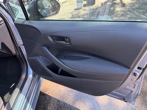 Used 2022 Toyota Corolla LE FWD image 17