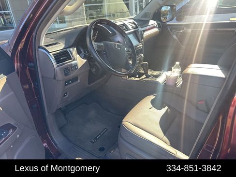 Used 2019 Lexus GX 460 image 2