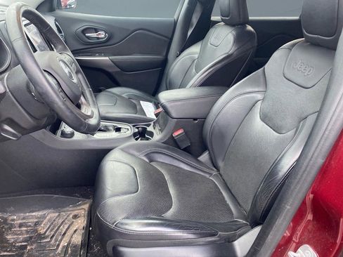 Used 2019 Jeep Cherokee Limited image 7