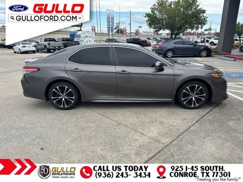 Used 2018 Toyota Camry SE w/ Convenience Package FWD image 6