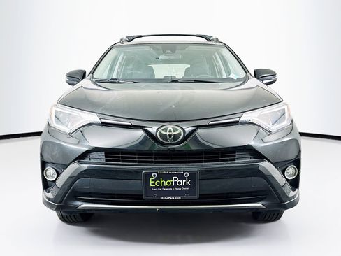 Used 2018 Toyota RAV4 XLE image 2