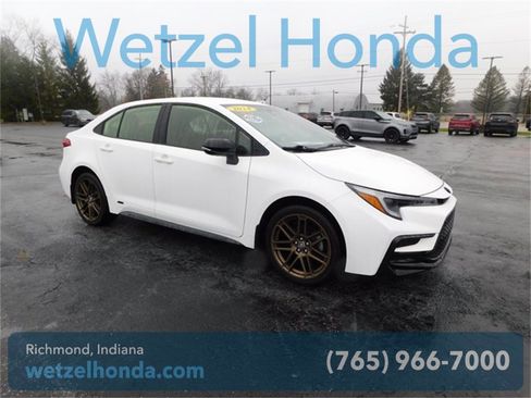 Used 2024 Toyota Corolla SE image 1