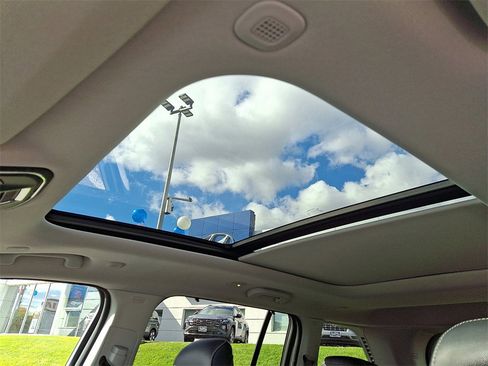 Used 2023 Jeep Grand Cherokee 4WD 4xe w/ Luxury Tech Group II image 15