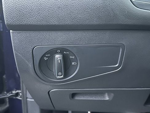 Certified 2022 Volkswagen Tiguan SEL R-Line image 21