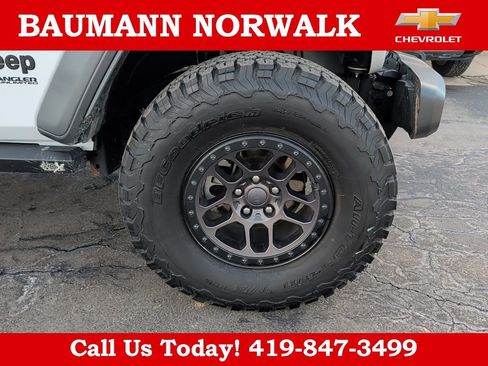 Used 2022 Jeep Wrangler Unlimited Sport AWD/4WD image 9