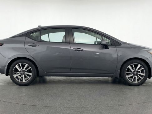 Used 2025 Nissan Versa SV image 11