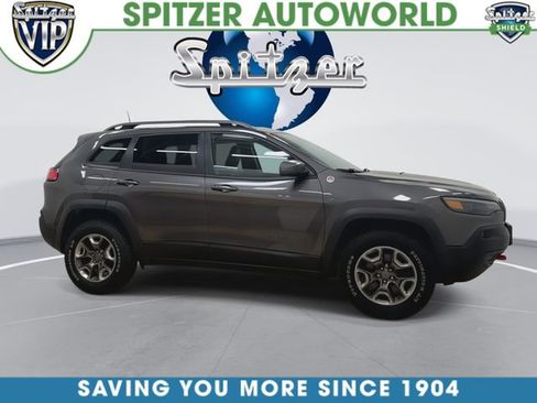 Used 2019 Jeep Cherokee Trailhawk w/ Cold Weather Group AWD/4WD image 2
