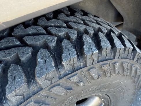 Used 2005 Lexus LX 470 4WD image 42