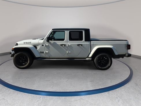 Used 2021 Jeep Gladiator Sport AWD/4WD image 3
