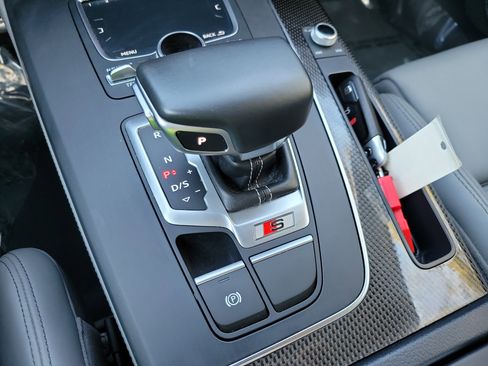 Used 2018 Audi SQ5 Prestige w/ Prestige Package image 28