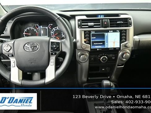 Used 2022 Toyota 4Runner SR5 Premium w/ Moonroof Package AWD/4WD image 26