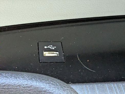 Certified 2025 Toyota Sienna XLE FWD image 23