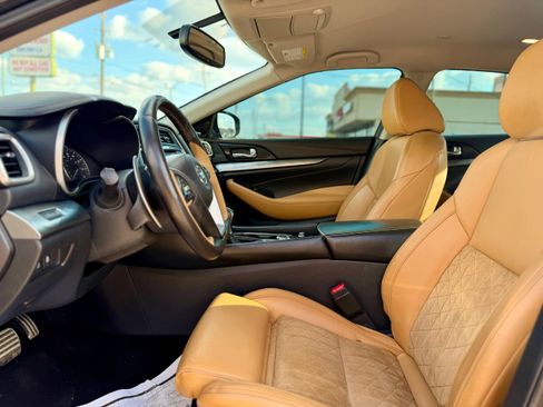 Used 2017 Nissan Maxima SR FWD image 4