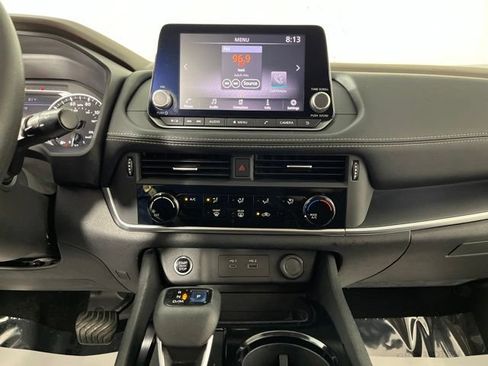 Used 2021 Nissan Rogue S FWD image 23