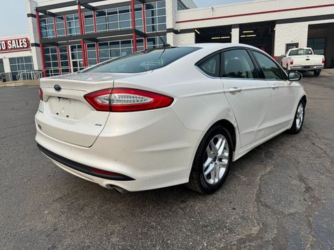 Used 2015 Ford Fusion SE FWD image 5