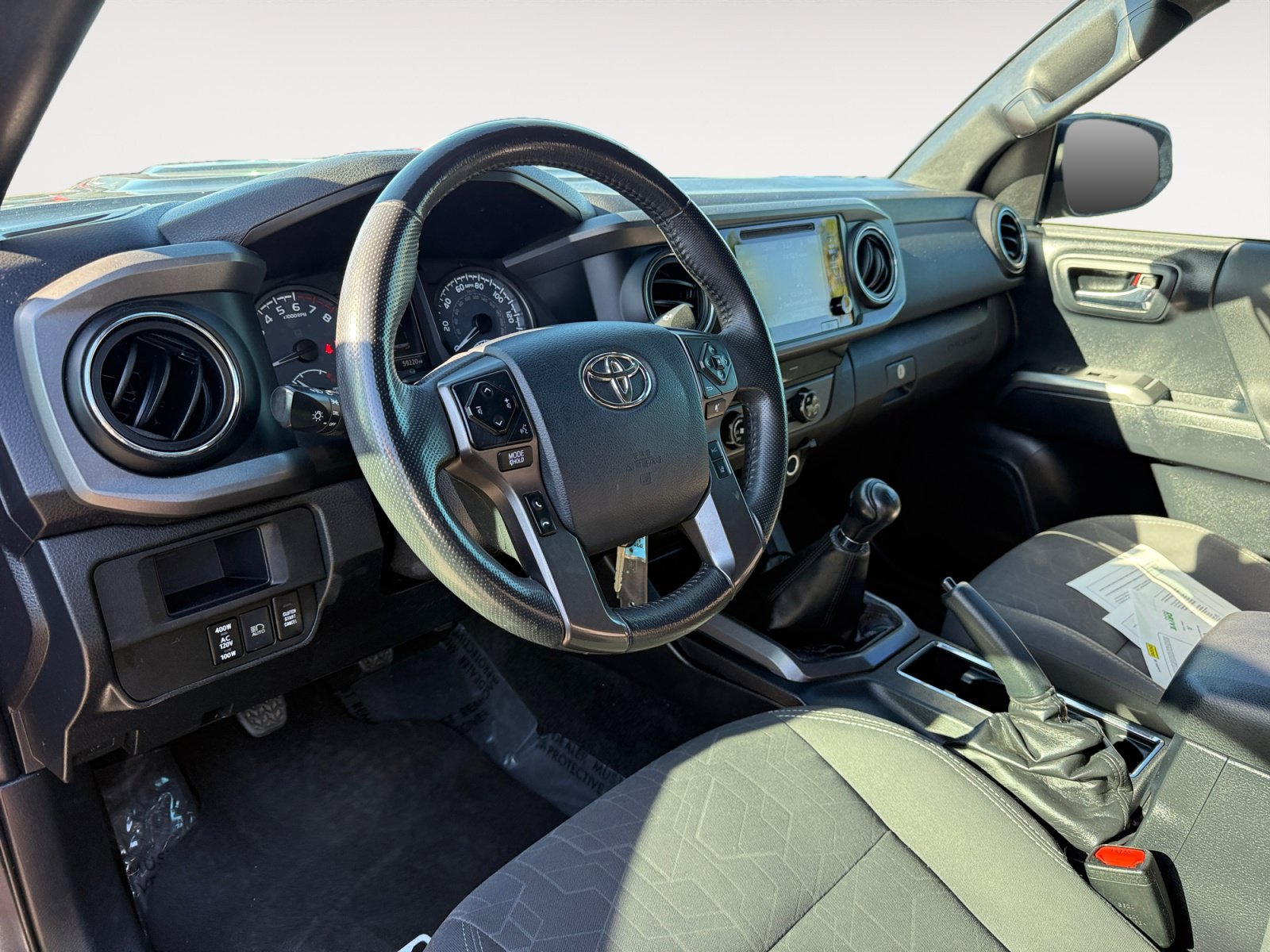 Used 2018 Toyota Tacoma TRD Sport AWD/4WD image 15
