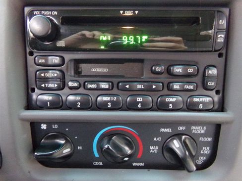 Used 2001 Ford F150 Lariat image 51