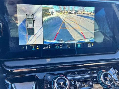 Used 2023 GMC Sierra 1500 AT4X image 18