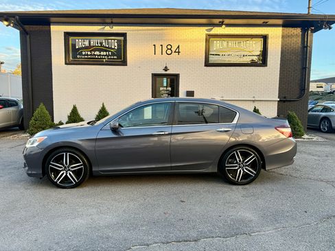 Used 2017 Honda Accord EX-L image 2