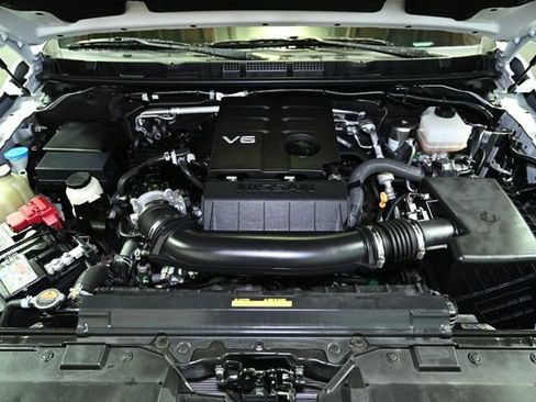 Used 2022 Nissan Frontier SV w/ Technology Package image 24