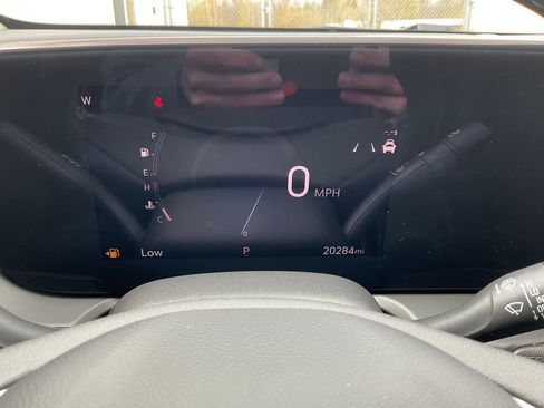Used 2024 Buick Encore GX Preferred w/ Comfort Package AWD/4WD image 8