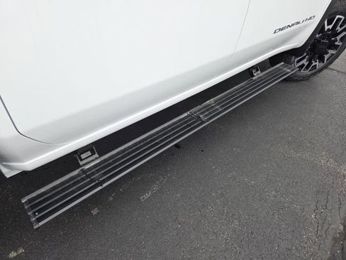 New 2025 GMC Sierra 2500 Denali w/ Denali Reserve Package image 16