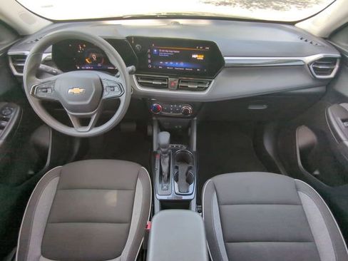 Used 2025 Chevrolet TrailBlazer LT AWD/4WD image 16