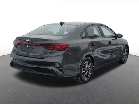 Used 2022 Kia Forte LXS image 6