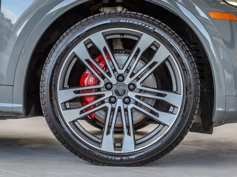Used 2020 Audi SQ5 Premium Plus w/ Premium Plus Package image 16