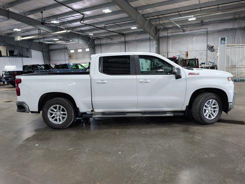Used 2022 Chevrolet Silverado 1500 LT w/ Diesel Off-Road Package AWD/4WD image 2