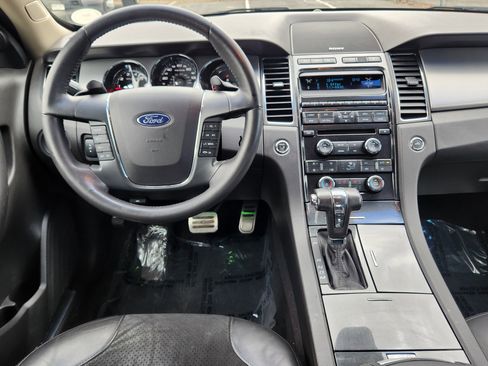 Used 2010 Ford Taurus SHO image 17