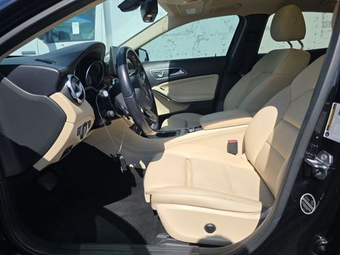 Used 2019 Mercedes-Benz GLA 250 w/ Convenience Package image 7