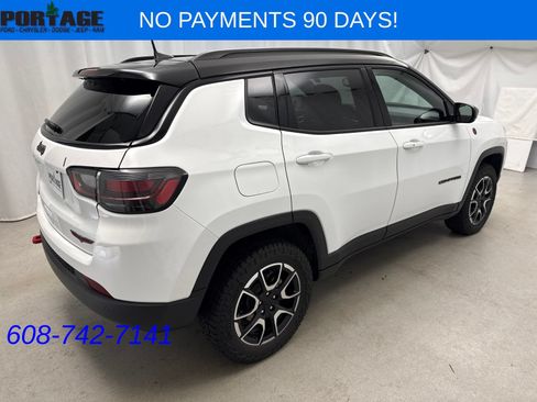 Used 2024 Jeep Compass Trailhawk w/ Trailhawk Elite Group AWD/4WD image 2
