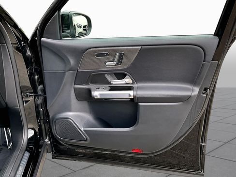 Certified 2022 Mercedes-Benz GLB 250 4MATIC image 22