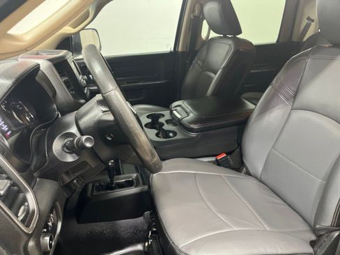 Used 2019 RAM 2500 Tradesman w/ Chrome Appearance Group AWD/4WD image 34