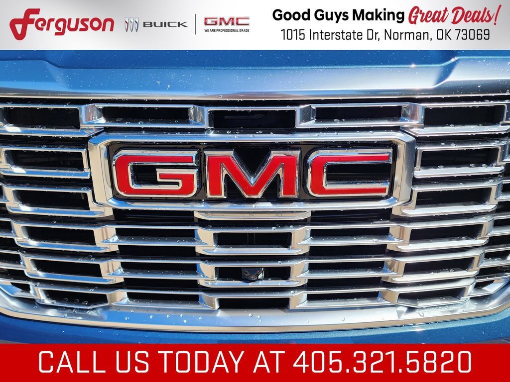 New 2026 GMC Yukon Denali w/ Denali Reserve Package AWD/4WD image 9