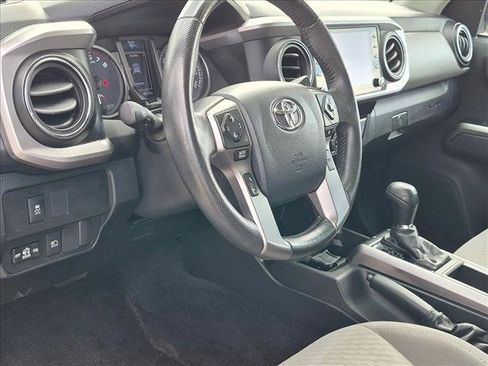 Used 2020 Toyota Tacoma SR5 RWD image 9