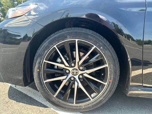 Used 2024 Toyota Camry SE AWD/4WD image 12
