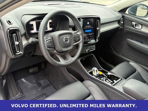 Certified 2023 Volvo XC40 B5 Plus AWD/4WD image 16