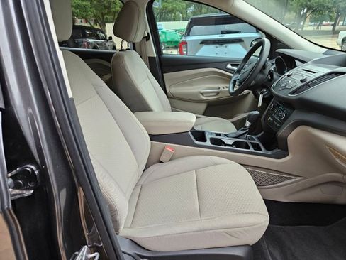 Used 2017 Ford Escape SE FWD image 18