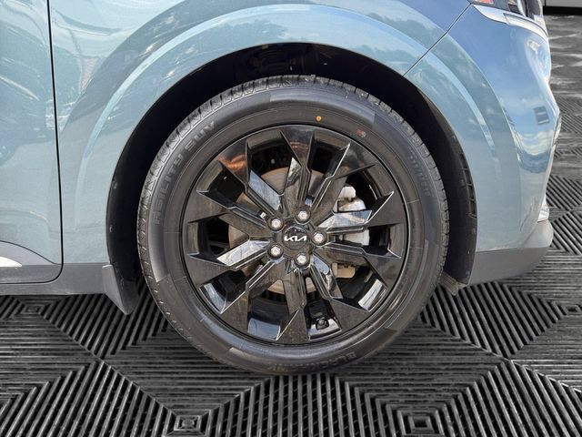 Used 2024 Kia Carnival SX FWD image 9