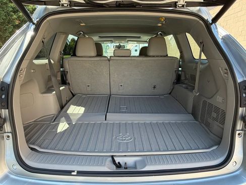 Used 2015 Toyota Highlander XLE AWD/4WD image 9
