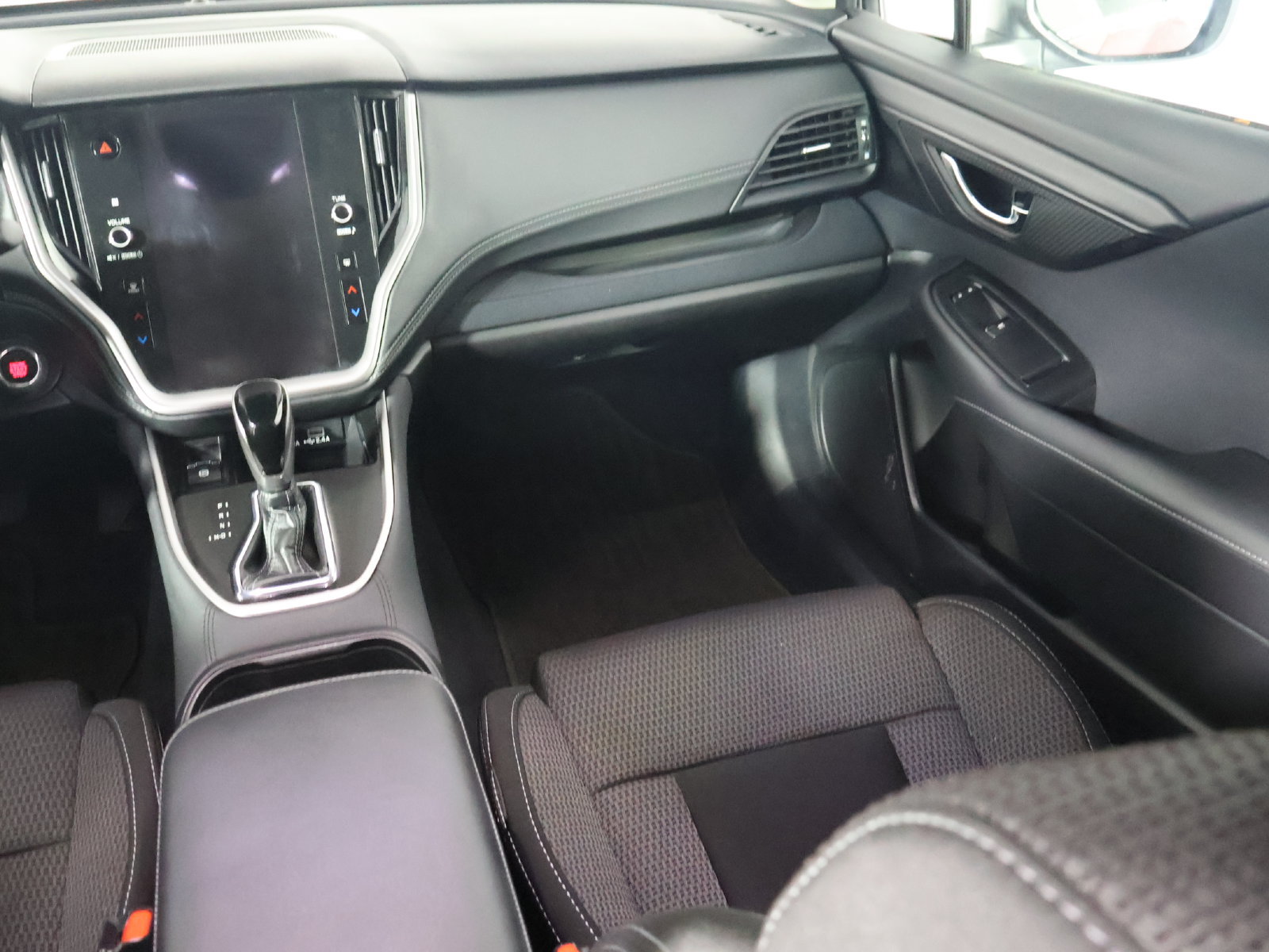 Used 2025 Subaru Outback Premium AWD/4WD image 26