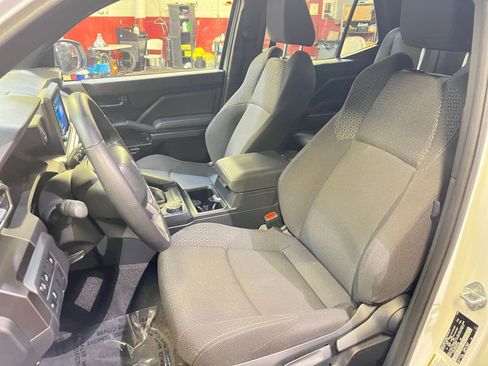 Used 2025 Toyota 4Runner SR5 image 35