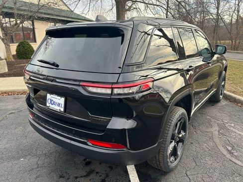 New 2025 Jeep Grand Cherokee Limited w/ Black Appearance Package AWD/4WD image 27