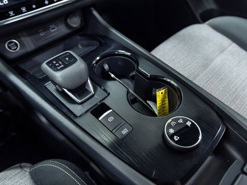 Used 2023 Nissan Rogue SV image 21