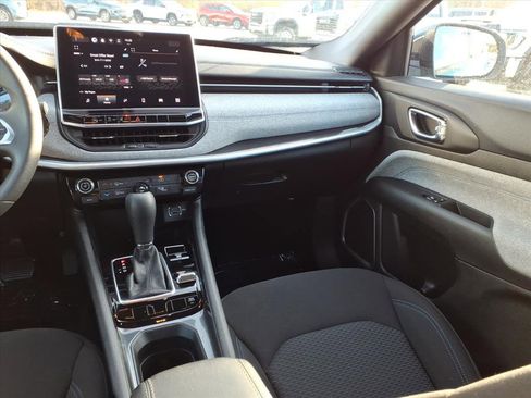 Used 2024 Jeep Compass Sport image 10