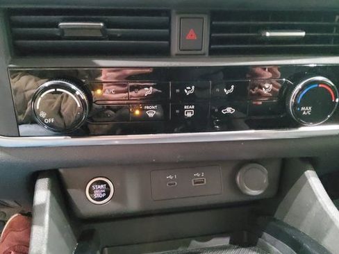 Used 2023 Nissan Rogue S image 37